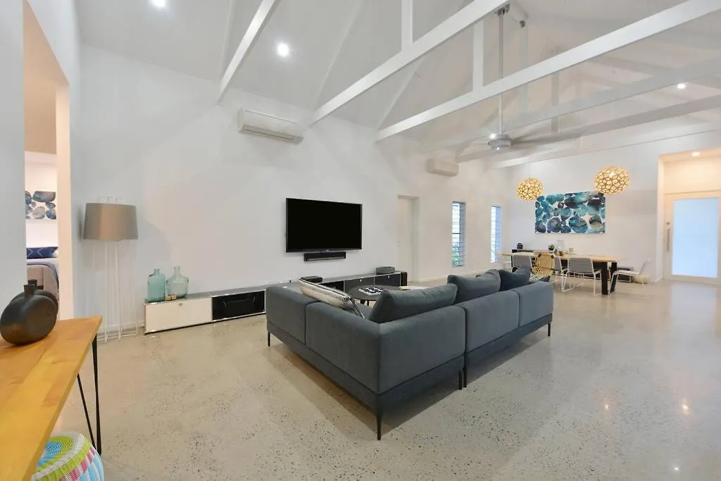 Tropical Villa On Craven Close Port Douglas Australia